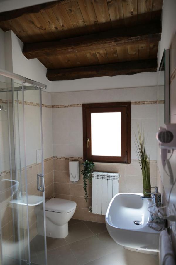 B&B Eden LʼAquila Exteriör bild